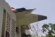 谷城印度一波音787客机坠毁机上242人、地面5名学生遇难！我驻印度使馆：机上无中国籍乘客