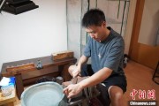 谷城成都“90后”小伙“十年磨一剑”：从爱好者到守艺人 传播中国文化